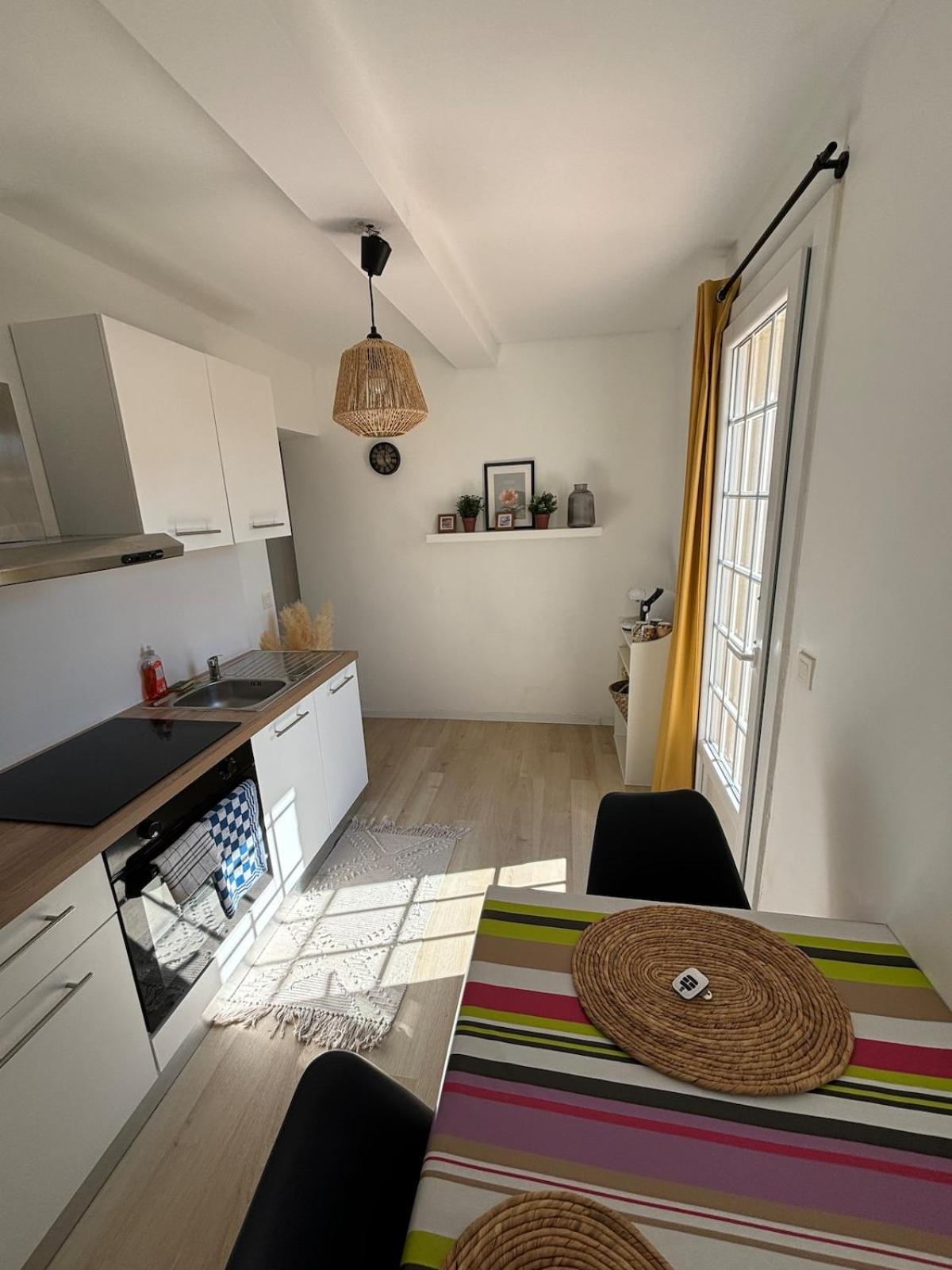 Studio En Provence Avec Piscine La Barben Kültér fotó